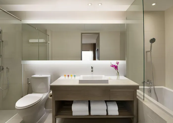 Hyatt Place Sukhumvit 24 Отель 4*