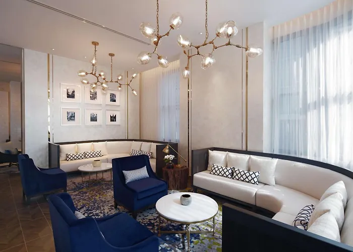 Отель Hyatt Place Sukhumvit 24 Бангкок
