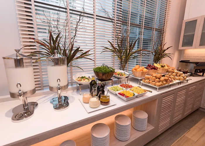 Hyatt Place Sukhumvit 24 Отель