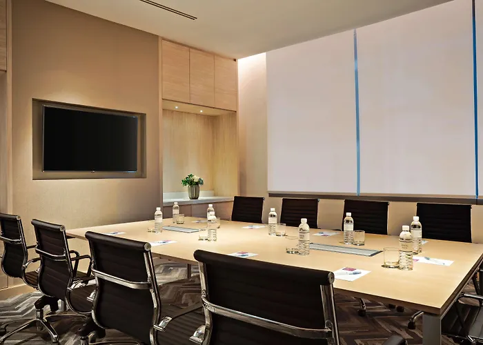 Отель Hyatt Place Sukhumvit 24