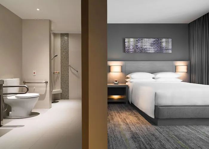 Hyatt Place Sukhumvit 24 Отель