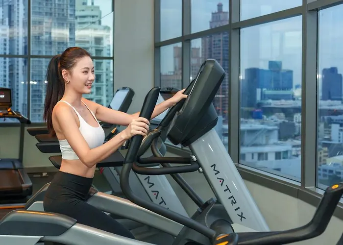 Hyatt Place Sukhumvit 24 Отель 4*