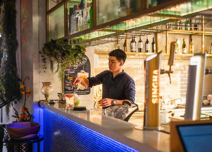 Hyatt Place Sukhumvit 24 Отель