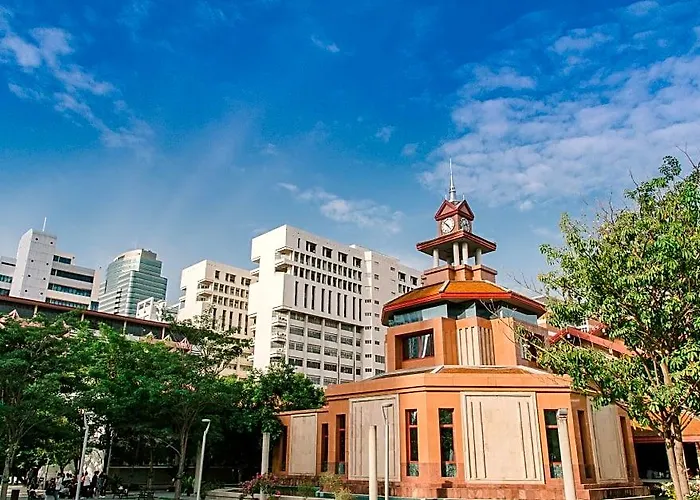 Отель Hyatt Place Sukhumvit 24 Бангкок